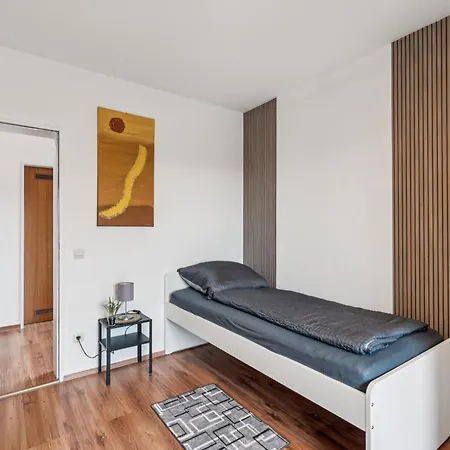 Monteur Bedburg-hau Bh01 Hau