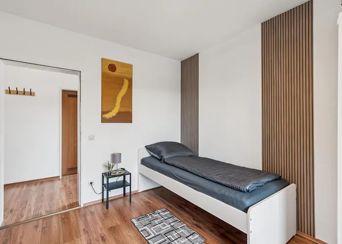 Monteur Bedburg-hau Bh01 Hau